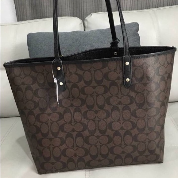 🌷Coach Reversible City Tote In Signature NWT. - Picture 2 of 8